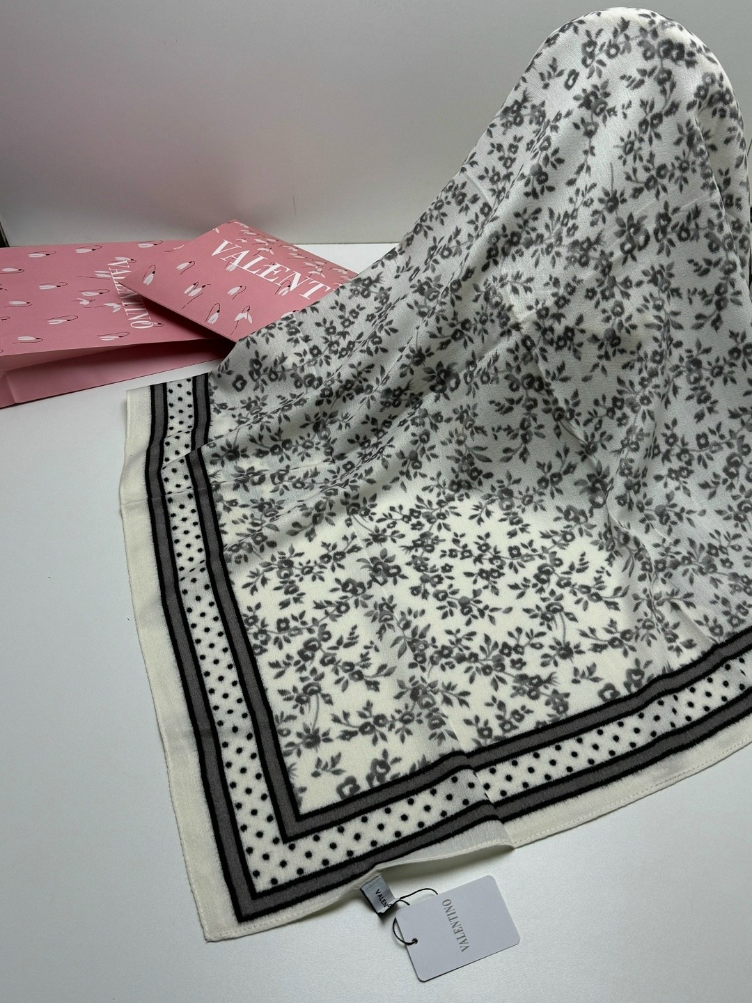 брендовый платок,платки женские,платки шанель,шелковые платки,стильные платки