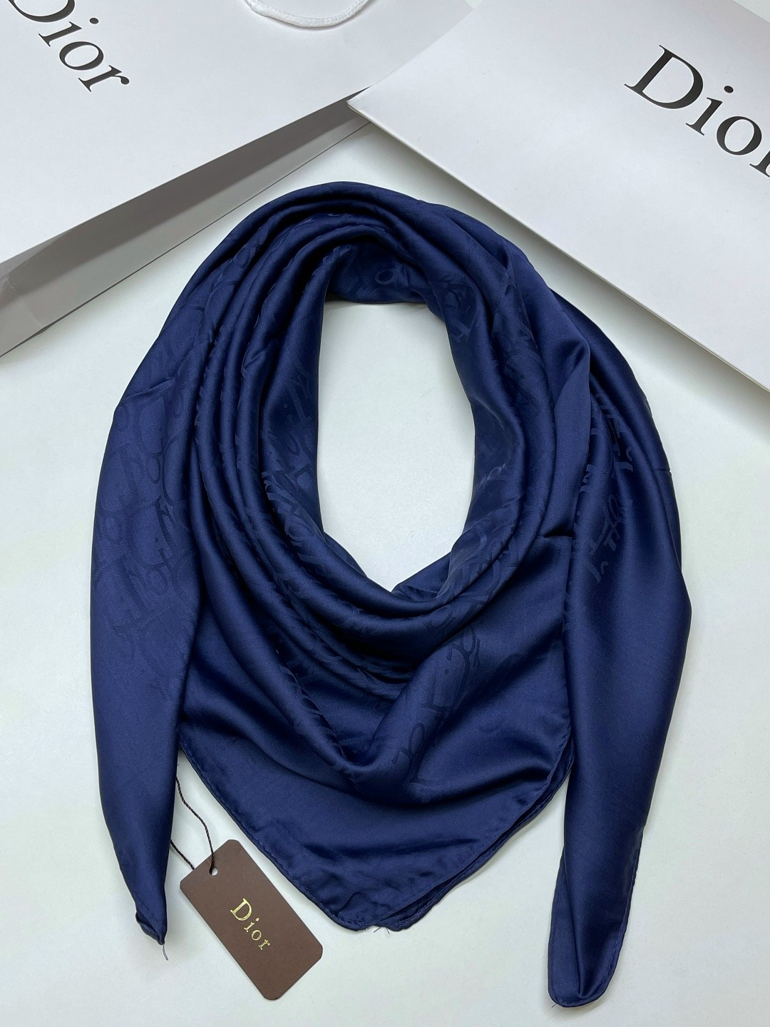 женский шелковый платок шарф,платок диор шелковый,платок шелковый однотонный,атласный платок,шелковый платок шарф