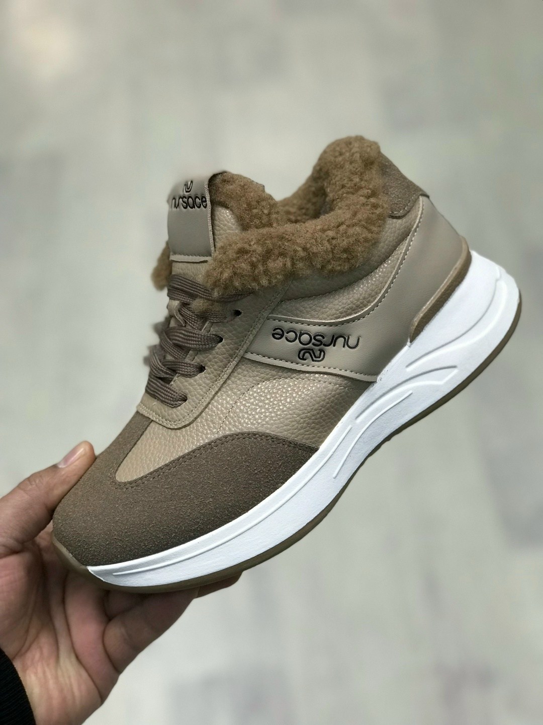 женские кроссовки,,кроссовки зимние женские,спортивная , зимняя женская