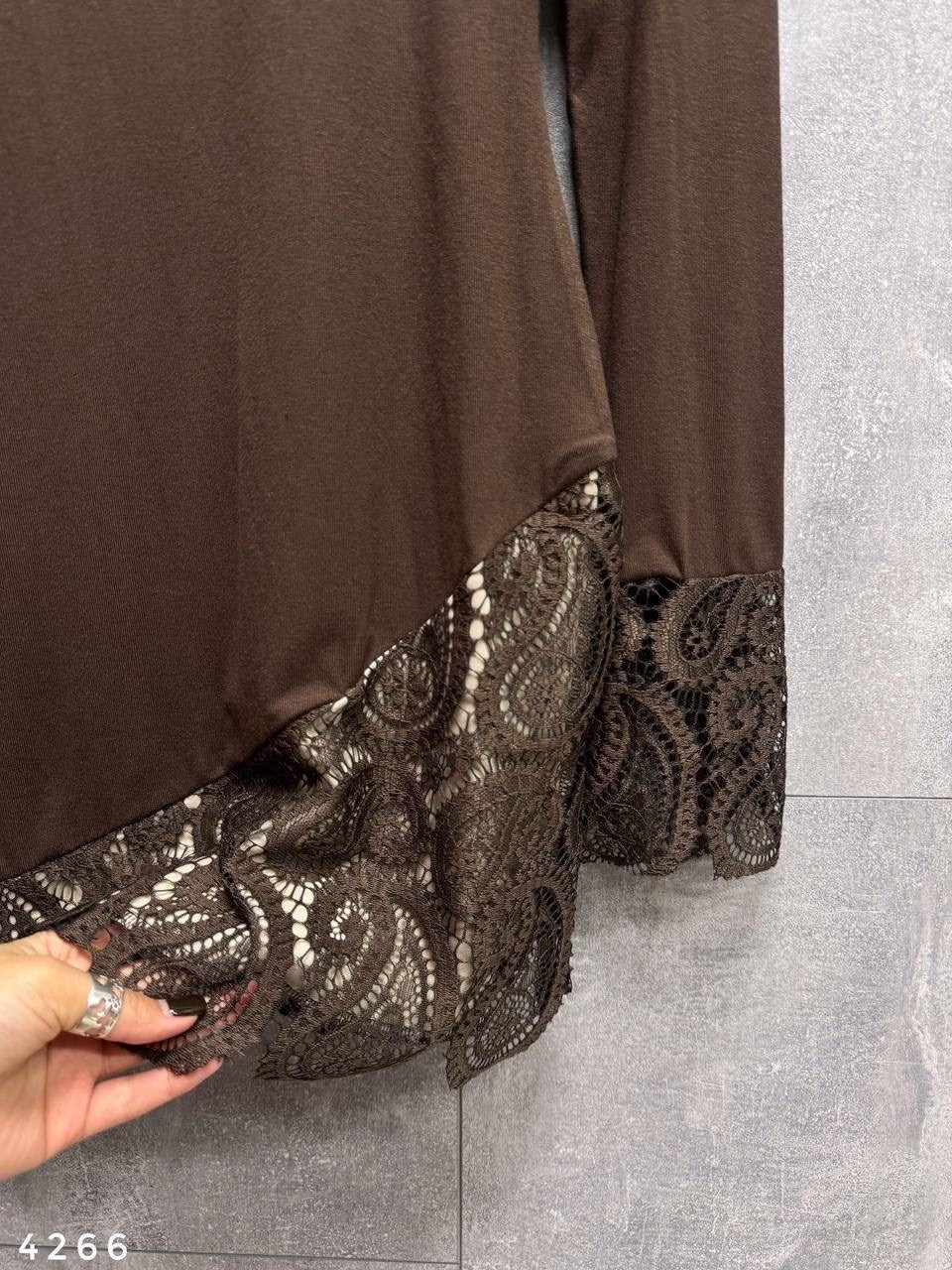 платье с кружевами,трикотажное платье с кружевом,кружевное платье,платье с гипюром,платье с кружевом внизу