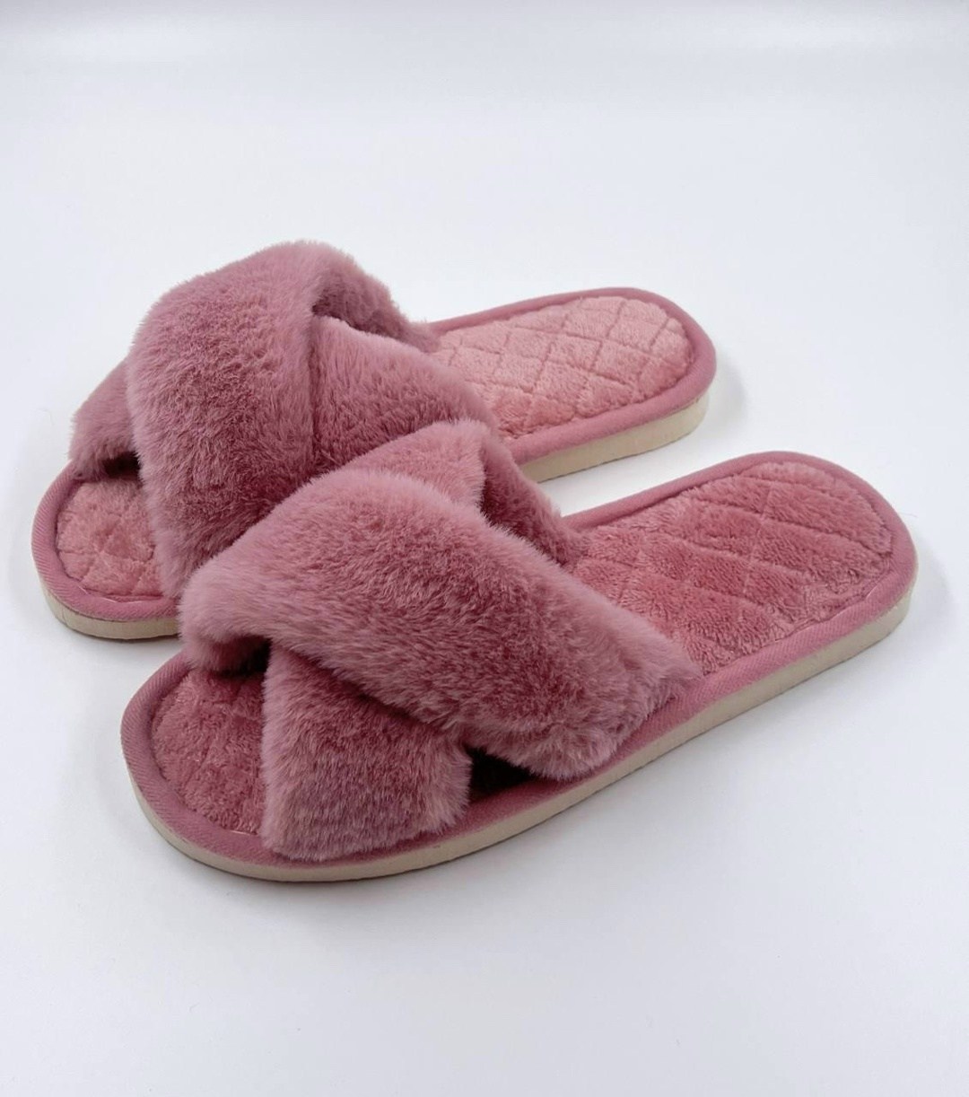 женские домашние тапочки,пушистые тапочки домашние,меховые домашние тапочки,тапочки домашние женские меховые,плюшевые домашние тапочки