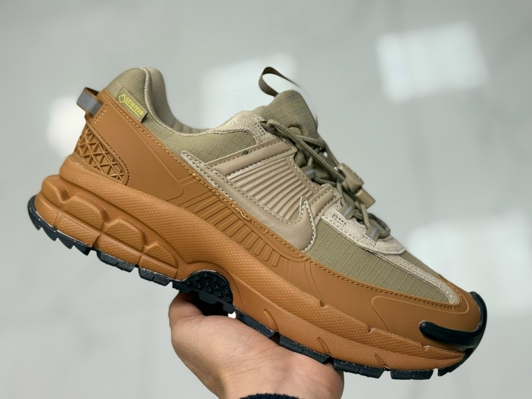 кроссовки nike air zoom vomero 5,кроссовки nike zoom vomero 5,кроссовки nike zoom vomero 5 roam черный мужской,черные кроссовки zoom vomero roam nike black racer blue,кроссовки nike air zoom vomero