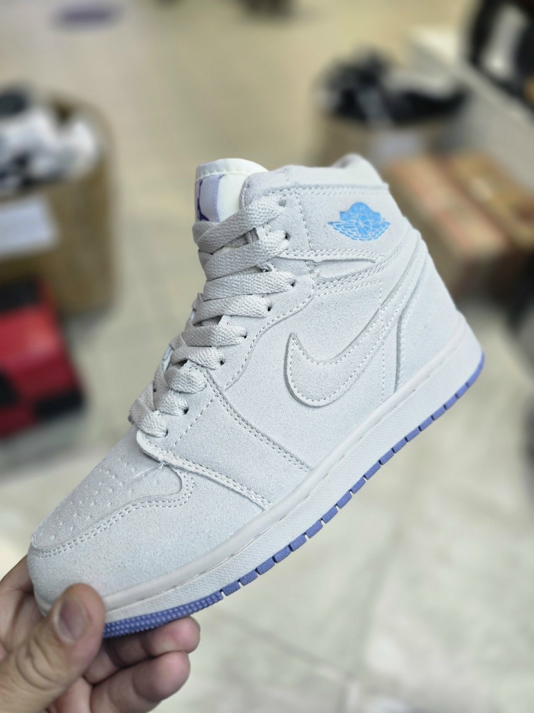 nike air jordan 1,кроссовки nike air jordan 1,nike air jordan 1 mid,air jordan 1 mid grey,nike air jordan 1 retro high