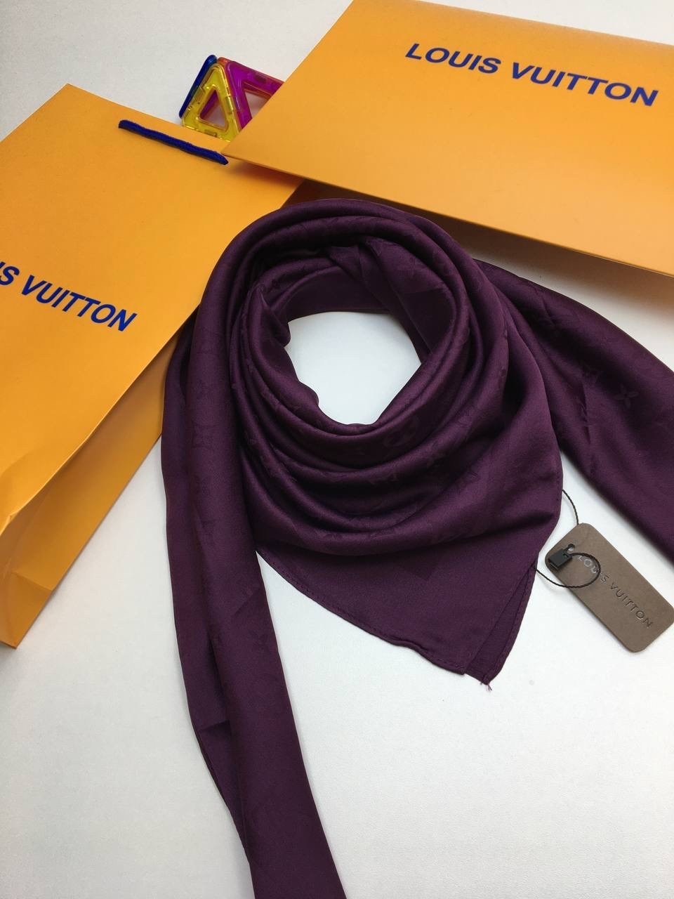 платок брендовый replica,платки люкс,платки шелковые брендовые,шарф женские,платок louis vuitton