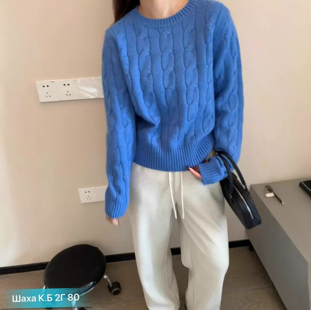 вязаный свитер,вязаные костюмы,джемпер с косами,свитер женский,свитер с косами
