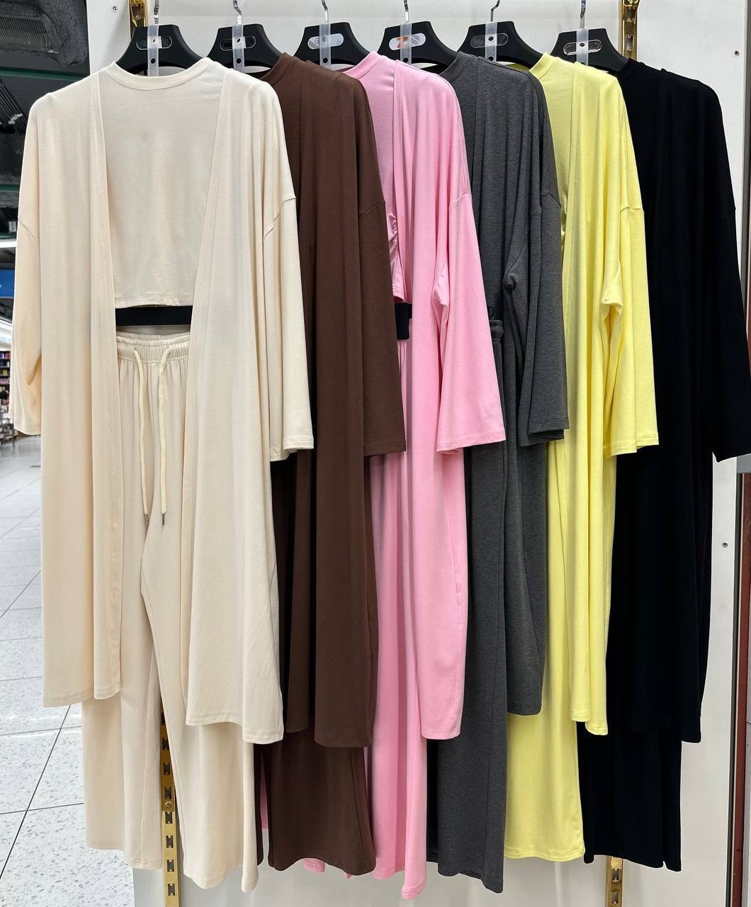 костюмы трикотажные,комплект брючный,костюмы брючный,кардиган удлиненный,вязаные кардиганы