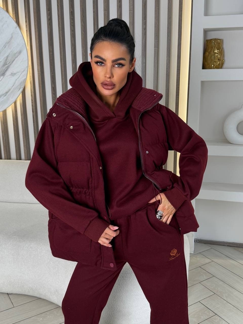 костюм тройка женский,женский бордовый костюм тройка miu miu,костюм тройка,стильные костюмы,костюм спортивный