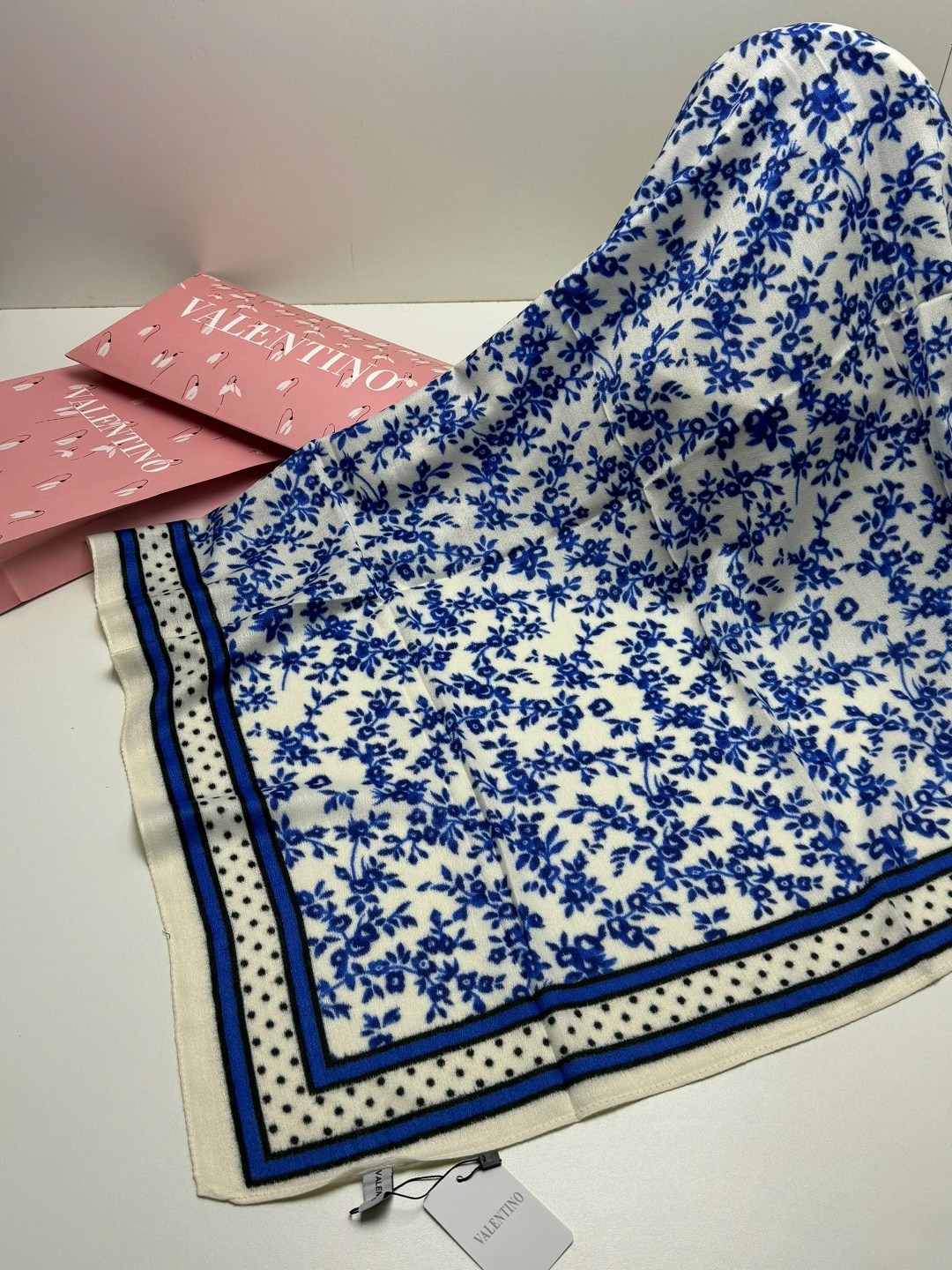 брендовый платок,платки женские,платки шанель,шелковые платки,стильные платки