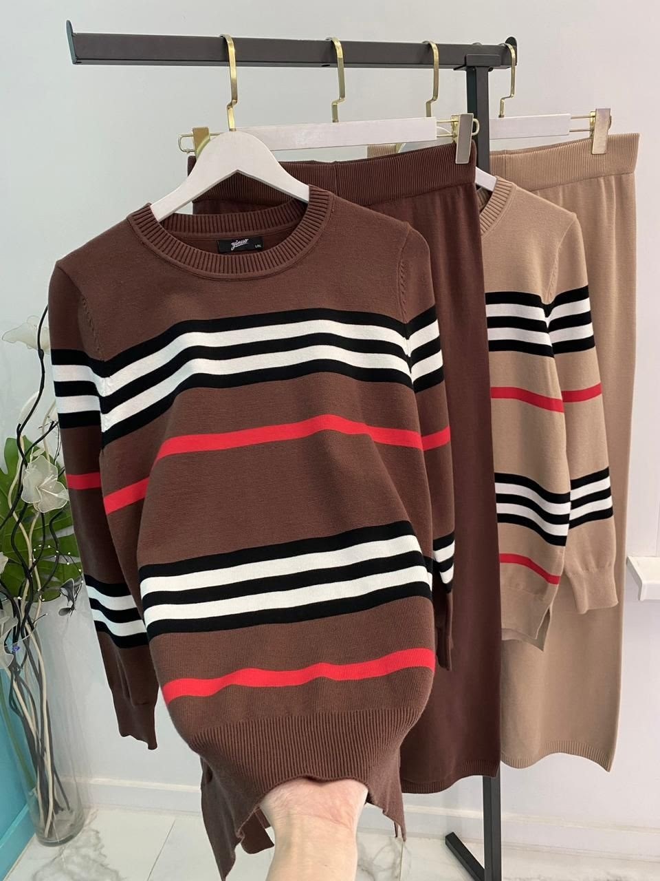 трикотажные костюмы,женский трикотажный костюм,трикотажный костюм с брюками и кофтой в полоску aisha comfort,трикотажный костюм повседневный,вязаные костюмы