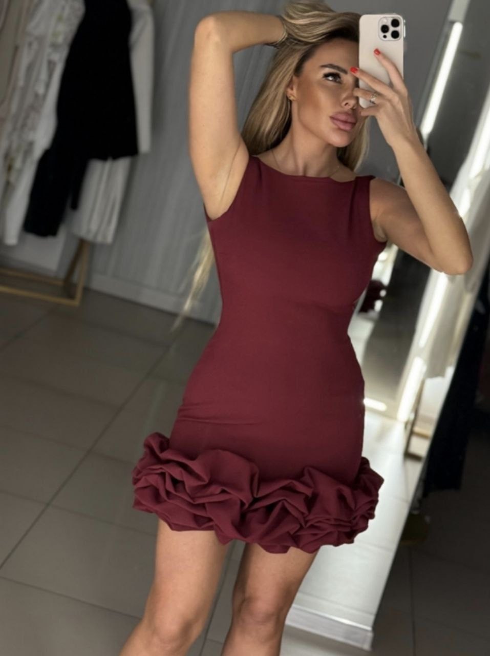 платье с рюшами,черное короткое платье с оборками,платье с оборками,платье с воланами,черное платье с оборкой внизу