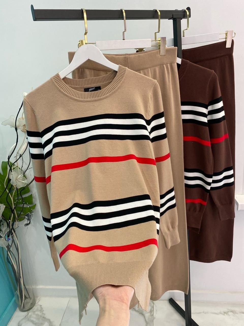 трикотажные костюмы,женский трикотажный костюм,трикотажный костюм с брюками и кофтой в полоску aisha comfort,трикотажный костюм повседневный,вязаные костюмы