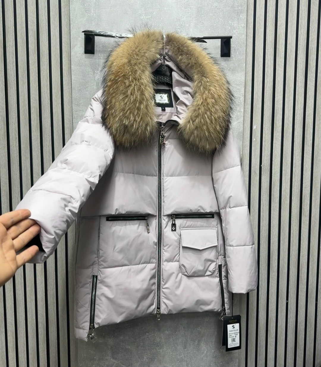 куртка женская зимняя,женский пуховик,пуховик с натуральным мехом,женский зимний пуховик,зимняя куртка