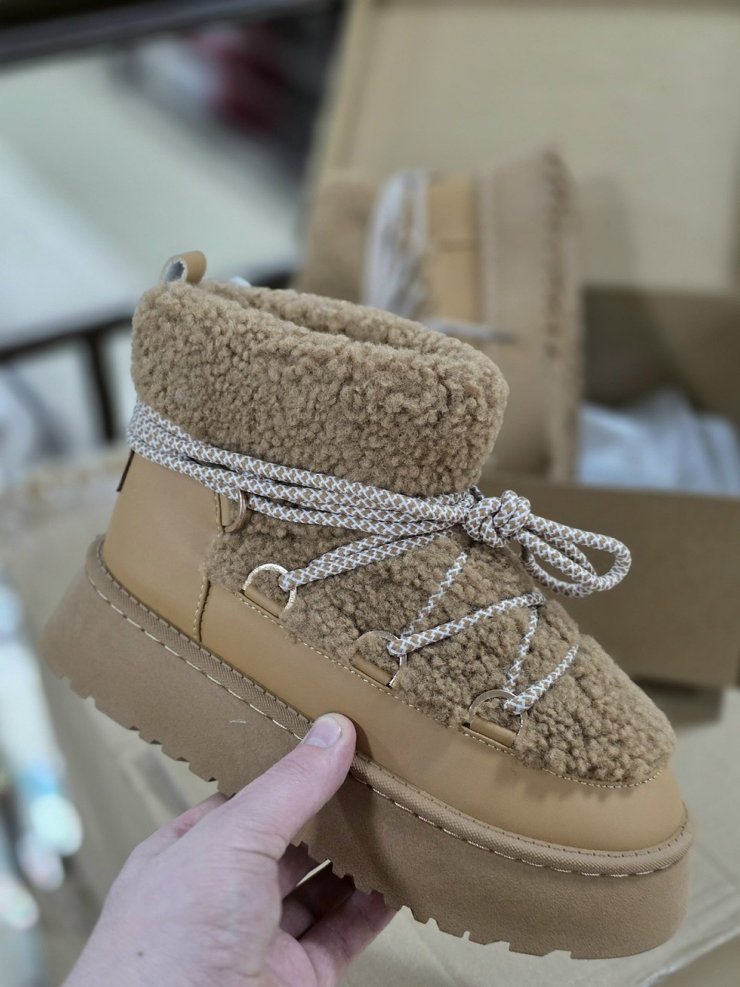 ,угги женские,угги луноходы меховые на высокой подошве,зимняя женская ,зимняя