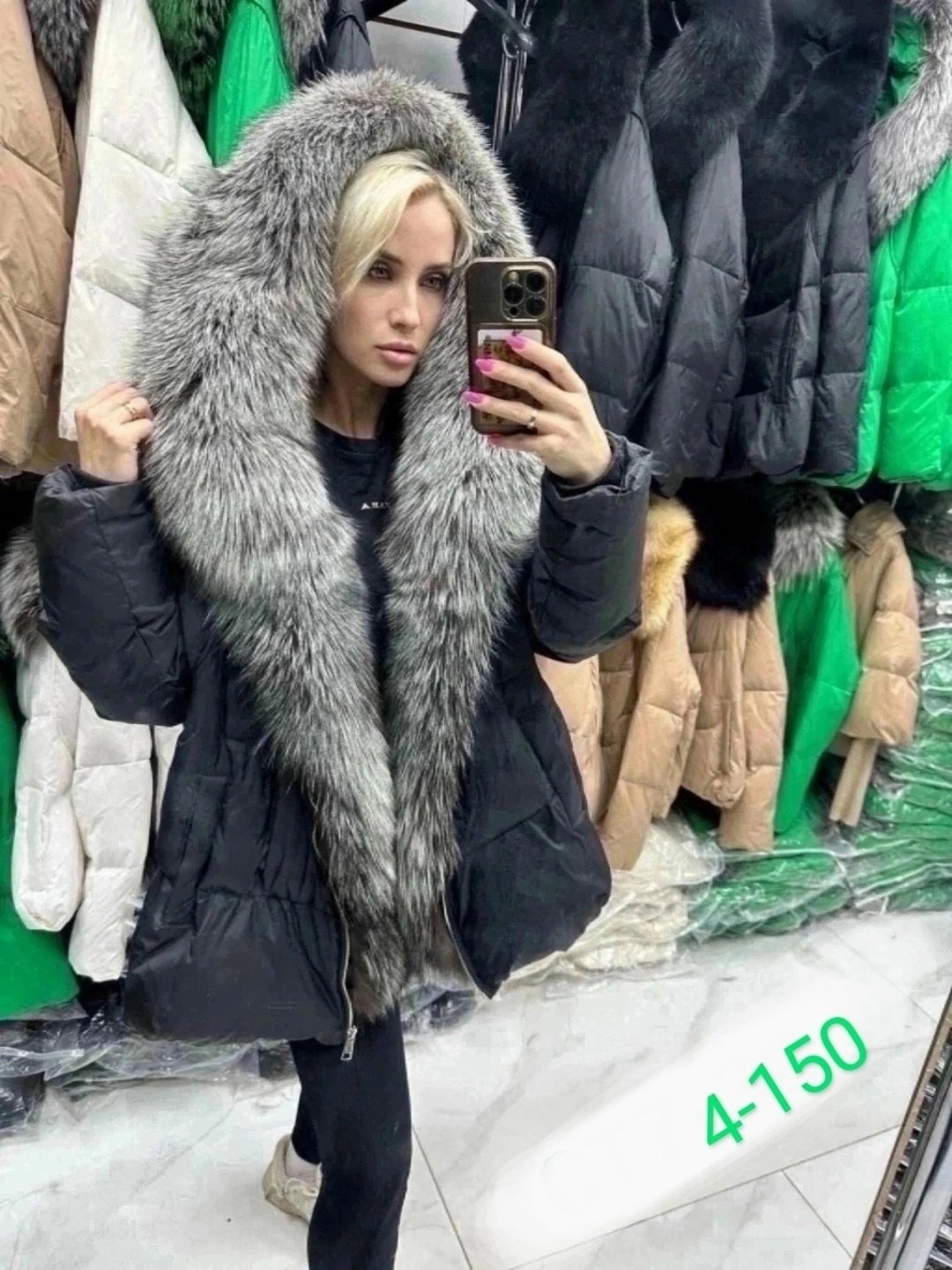 пуховик с натуральным мехом,куртка с мехом,куртка зимняя женская,зеленый пуховик,куртка теплая