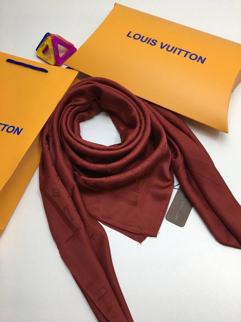 платок брендовый replica,платки люкс,платки шелковые брендовые,шарф женские,платок louis vuitton