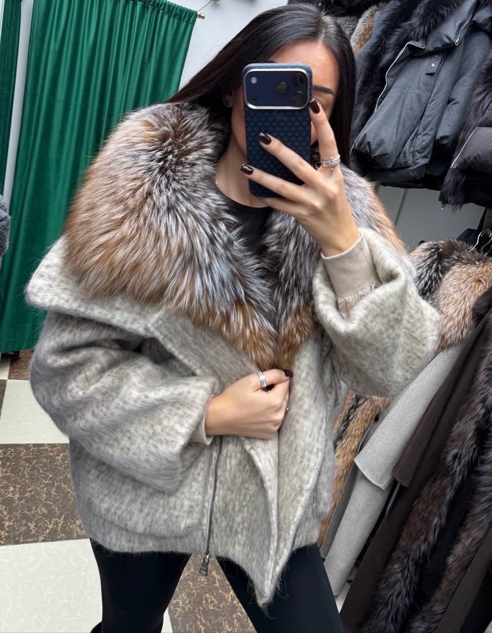 пальто с чернобуркой,чернобурка шуба,норковая шуба с чернобуркой,пуховик с чернобуркой,куртка с мехом