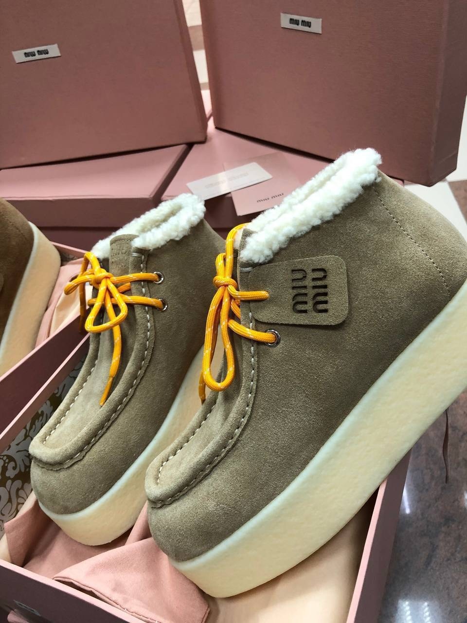 ,замшевые ботинки,ботинки с мехом,ботинки miu miu,зимняя женская