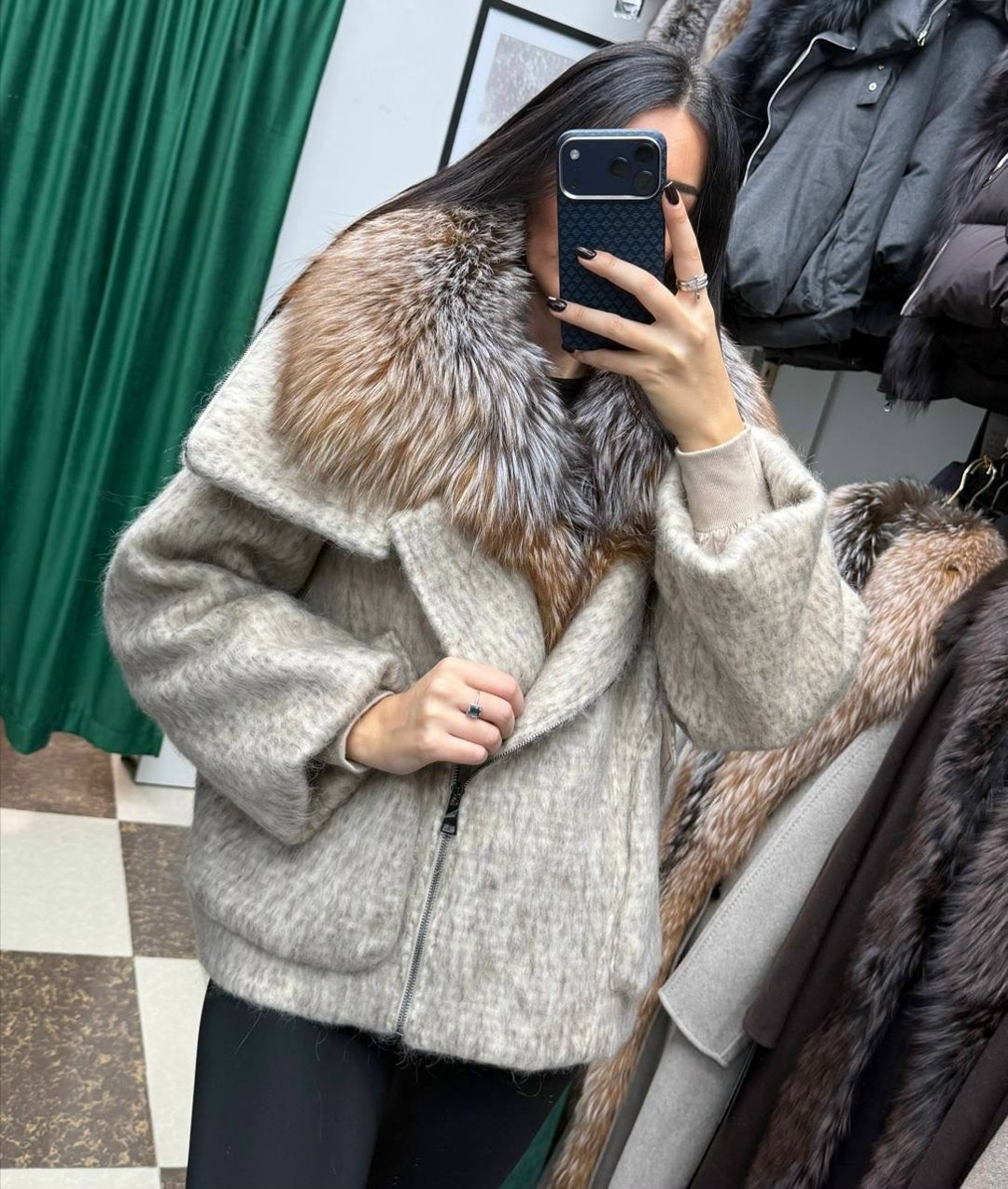 пальто с чернобуркой,чернобурка шуба,норковая шуба с чернобуркой,пуховик с чернобуркой,куртка с мехом