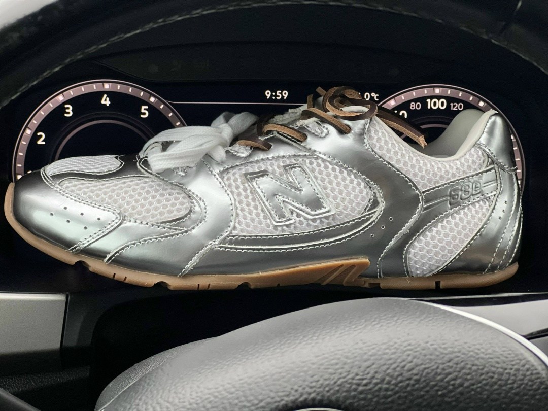 кроссовки new balance,кроссовки,серебряные кроссовки,кроссовки miu,женские кроссовки new balance