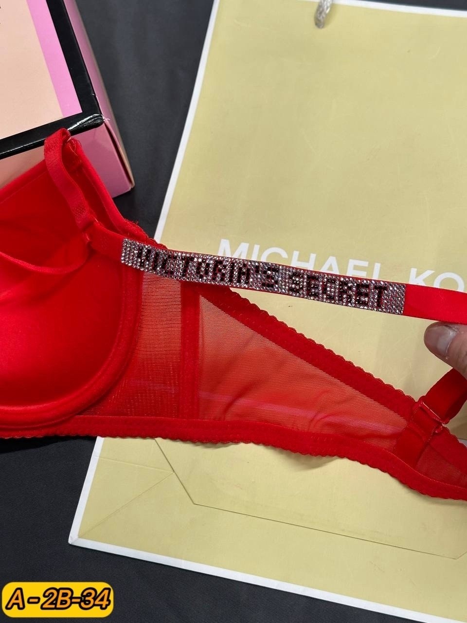 комплекты нижнего белья,бюстгальтер,комплект нижнего белья лиф,женский бюстгальтер,бюстгальтер виктория сикрет