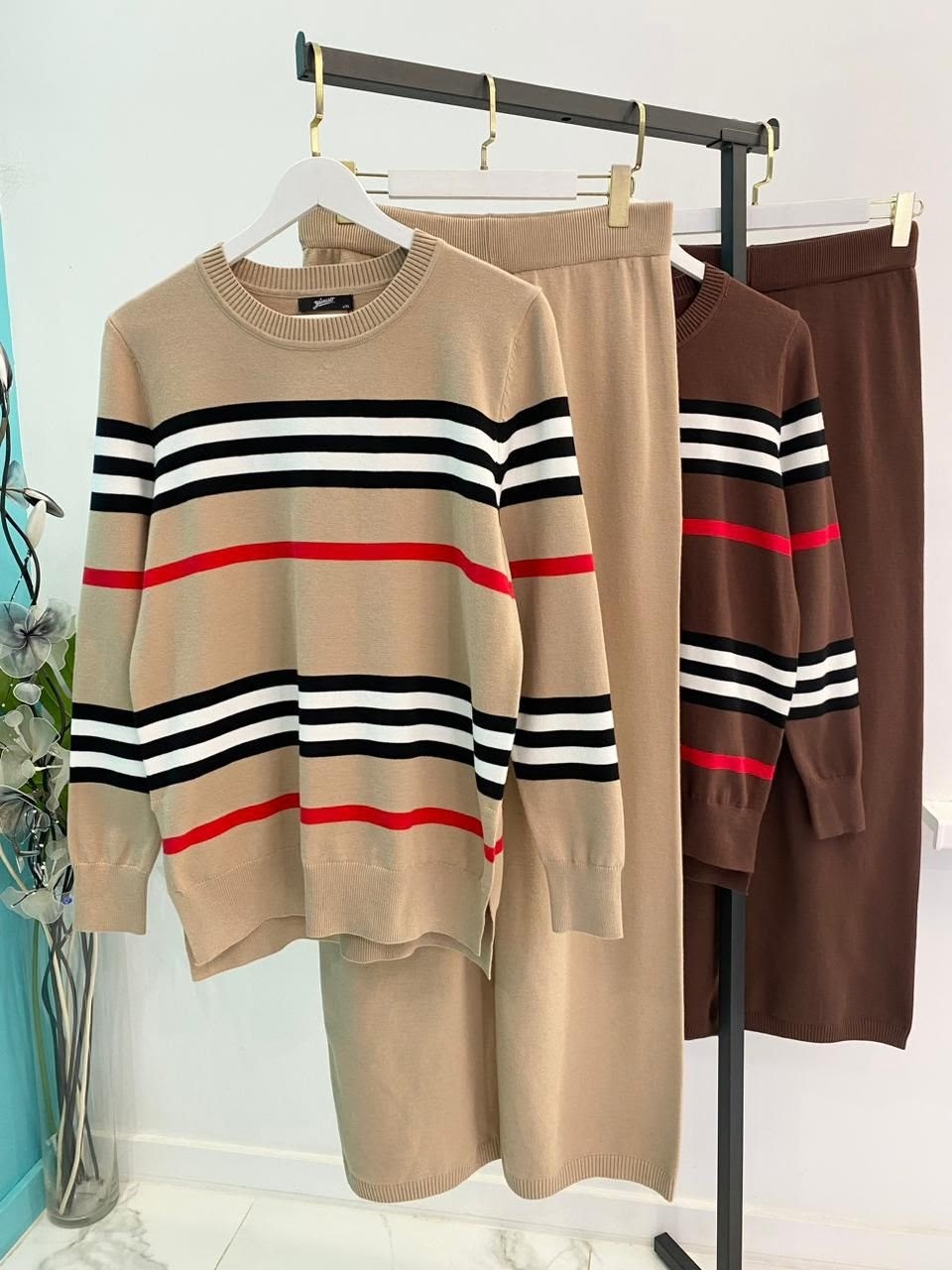 трикотажные костюмы,женский трикотажный костюм,трикотажный костюм с брюками и кофтой в полоску aisha comfort,трикотажный костюм повседневный,вязаные костюмы