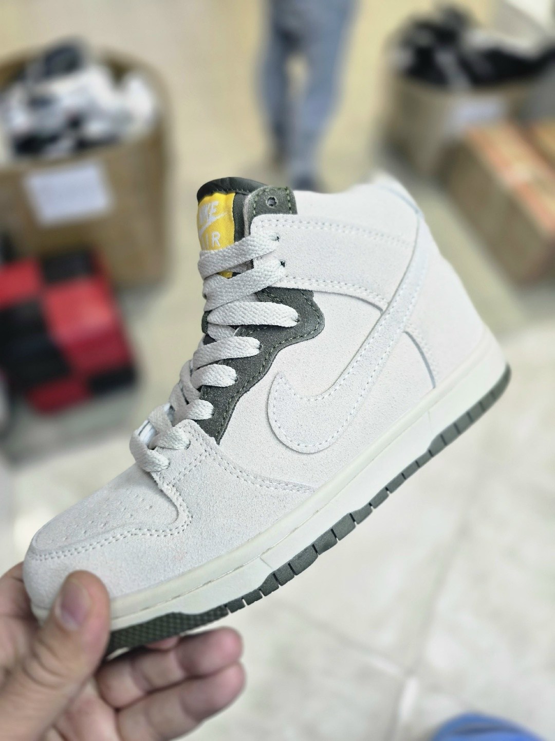 nike air jordan 1,кроссовки nike air jordan 1,nike air jordan 1 mid,air jordan 1 mid grey,nike air jordan 1 retro high