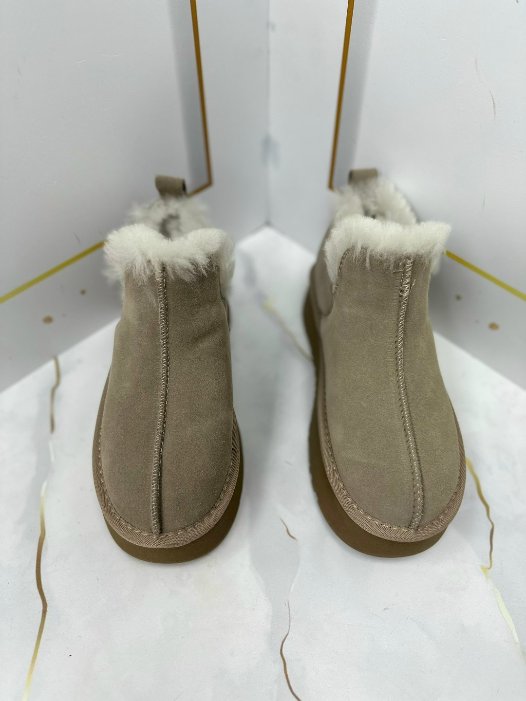 угги женские,,угги,женские короткие угги на овчине,угги женские ugg