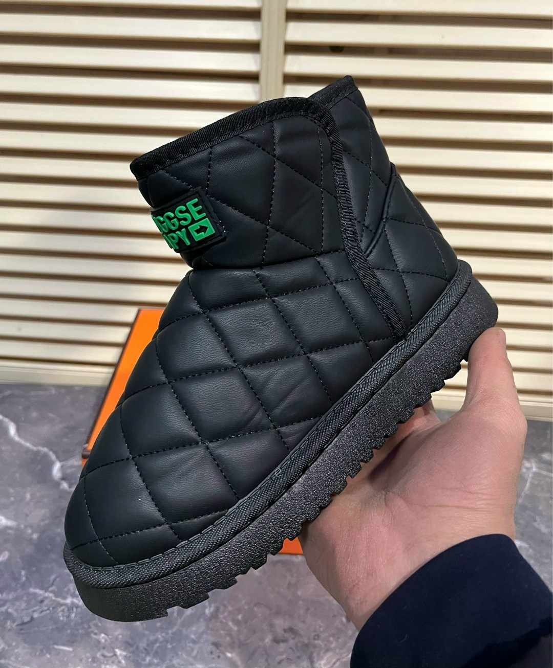 женские угги,, женская зимняя,зимние ботинки,женские зимние сапоги