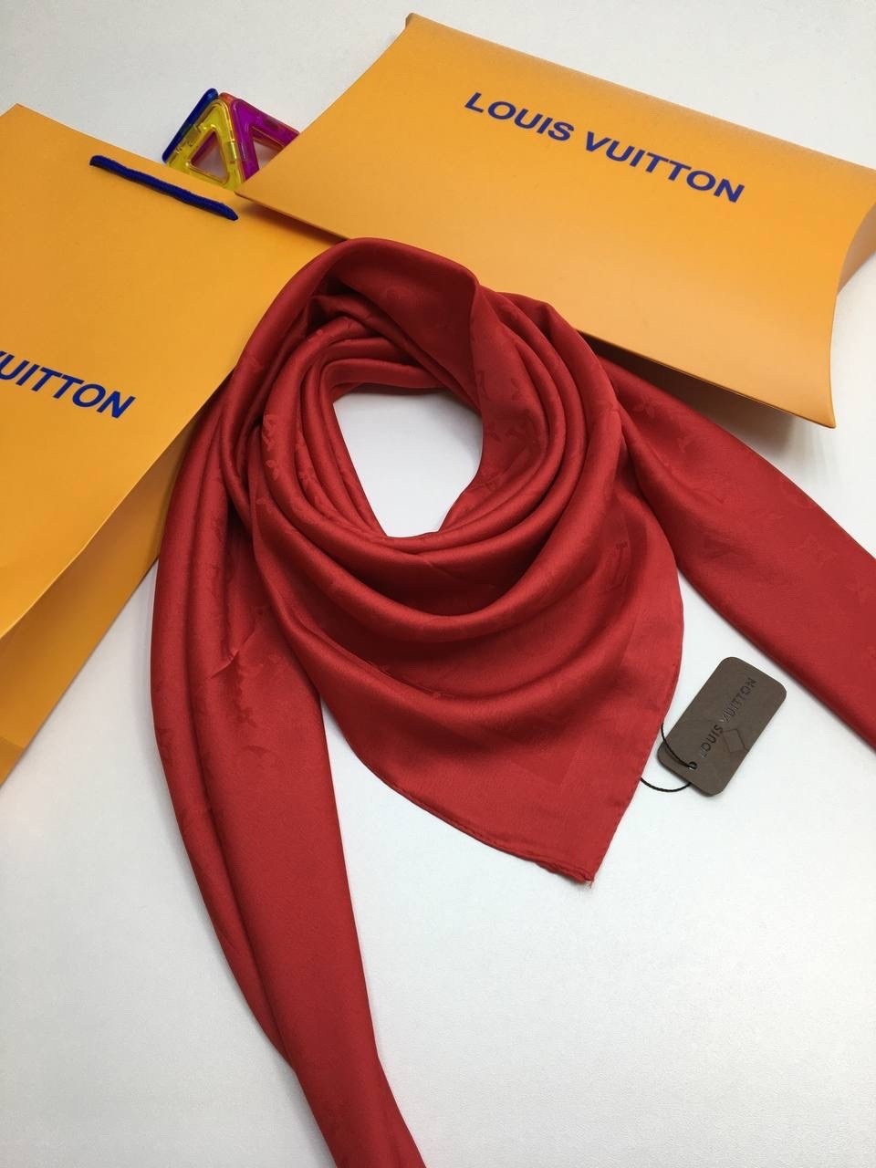 платок брендовый replica,платки люкс,платки шелковые брендовые,шарф женские,платок louis vuitton