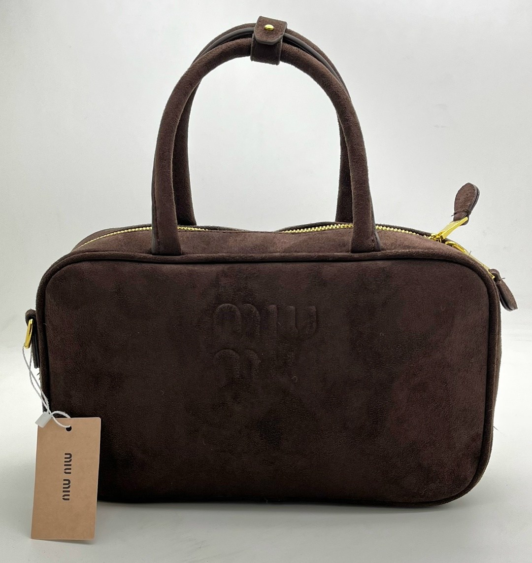 сумка miu miu замшевая коричневая,женская замшевая сумка miu miu arcadie коричневая,сумка женская замшевая тоут большая miu miu,сумка miu miu beau коричневая из замши,замшевая сумка миу миу