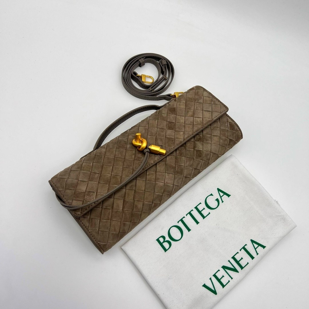 bottega veneta клатч,bottega veneta сумки женские,сумка bottega veneta,кожаный клатч bottega veneta,клатч