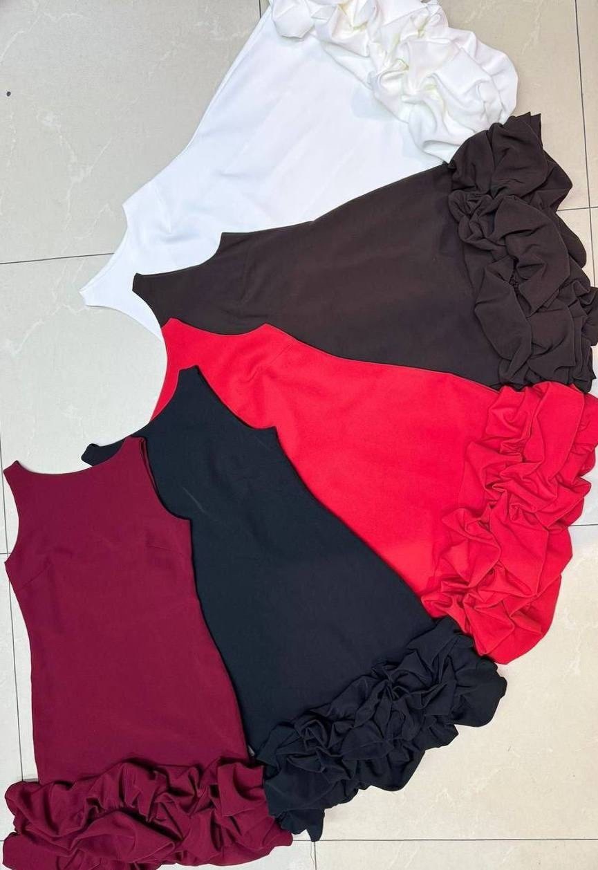 платье с рюшами,платье с воланами,черное платье с рюшами,платье летнее,черное платье с оборкой внизу