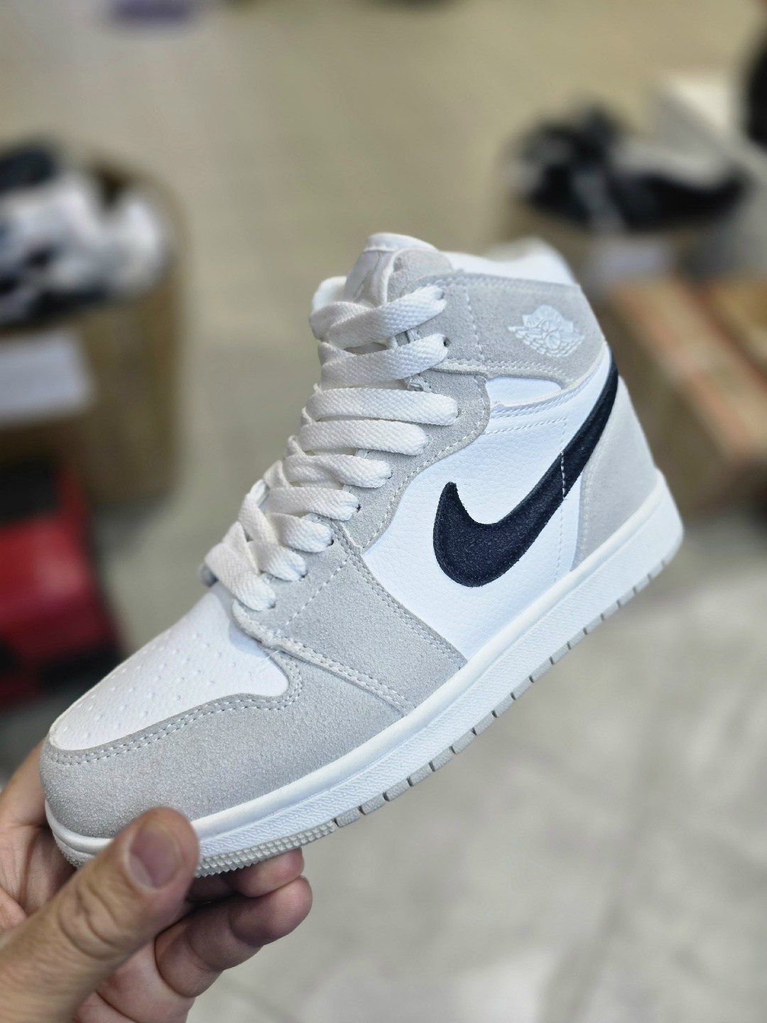 nike air jordan 1,кроссовки nike air jordan 1,nike air jordan 1 mid,air jordan 1 mid grey,nike air jordan 1 retro high