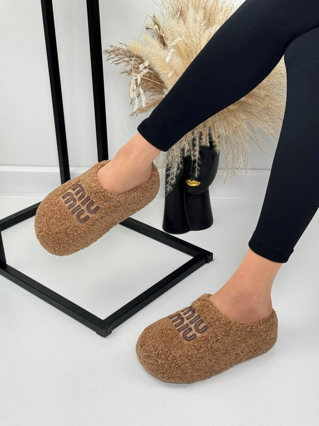 тапочки женские,тапочки модные,домашние тапочки,женские домашние тапочки,тапки женские