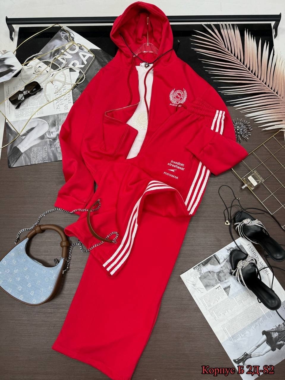 спортивный костюм адидас женский красный,костюм спортивный женский adidas,женские костюмы спортивные,костюм спортивный,спортивные костюмы адидас женские