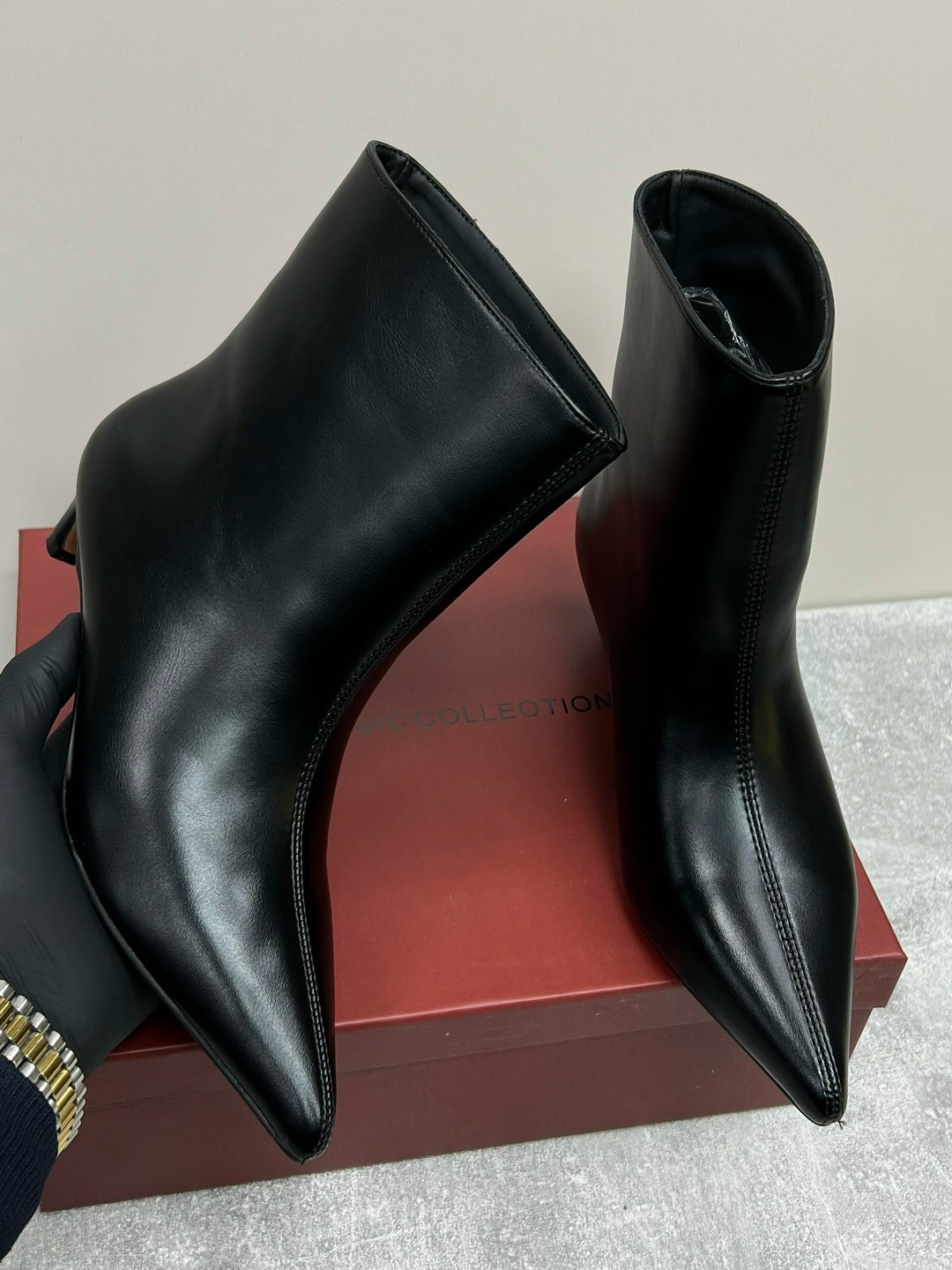 ботильоны демисезонные остроносые на высоком каблуке bati 304308520,ботильоны женские,женские ботильоны с острым носком,модные женские кожаные ботильоны с острым носком,кожаные женские ботильоны с ост