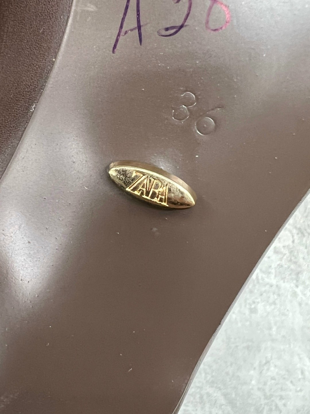 ботильоны демисезонные остроносые на высоком каблуке bati 304308520,ботильоны женские,женские ботильоны с острым носком,модные женские кожаные ботильоны с острым носком,кожаные женские ботильоны с ост