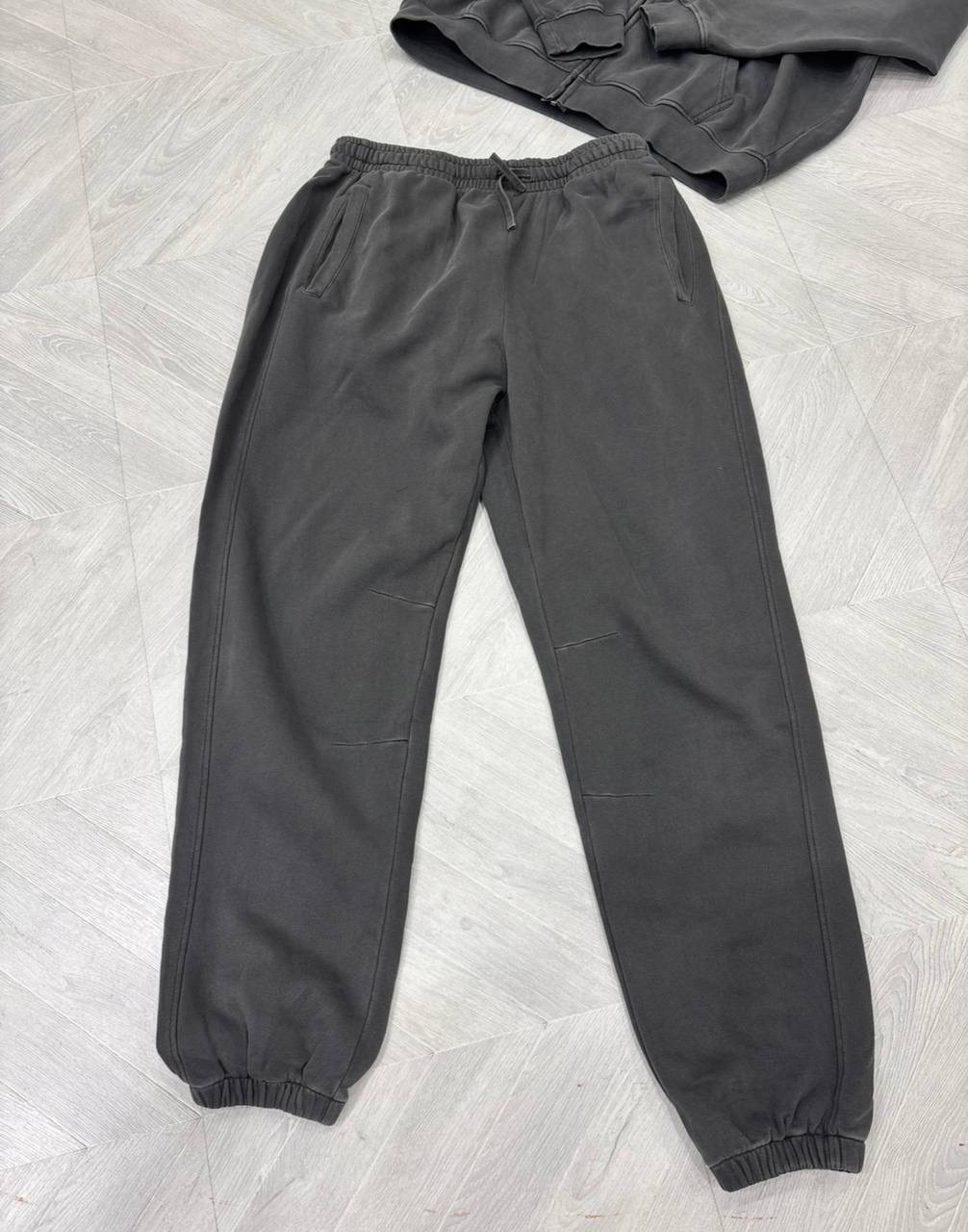 спортивный костюм мужской,мужской теплый спортивный костюм,мужской спортивный костюм серого цвета,костюм спортивный мужской флис,спортивный костюм