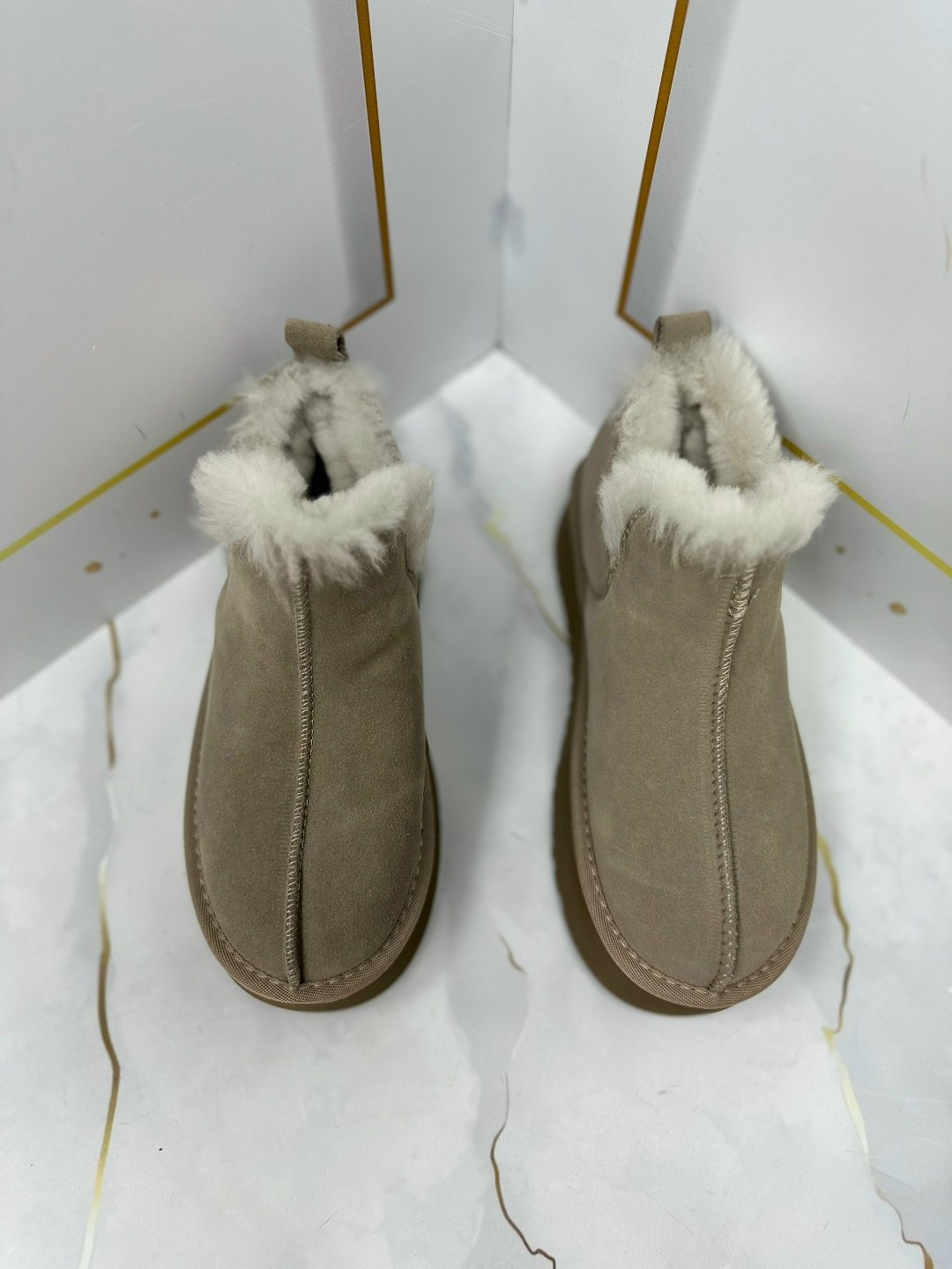 угги женские,,угги,женские короткие угги на овчине,угги женские ugg