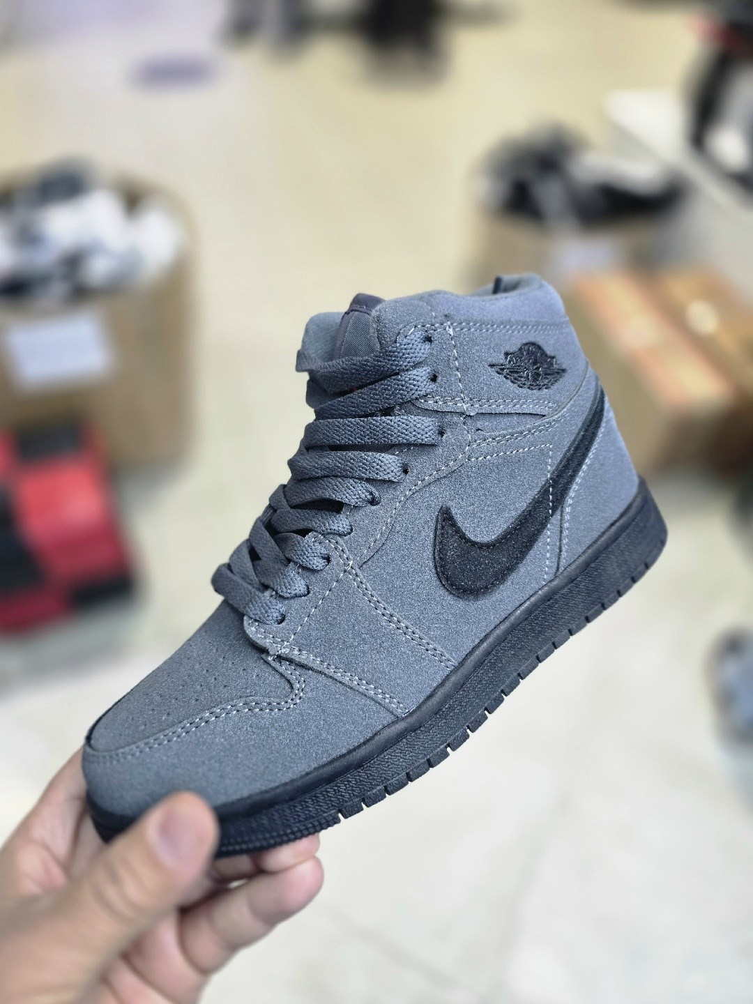 nike air jordan 1,кроссовки nike air jordan 1,nike air jordan 1 mid,air jordan 1 mid grey,nike air jordan 1 retro high