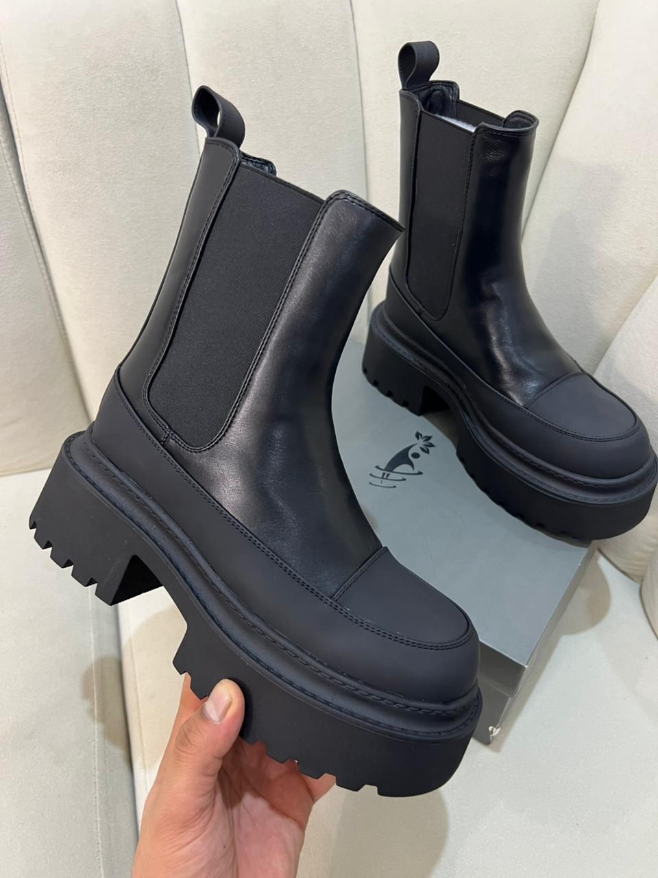 ,женские ботинки челси,ботинки челси прада,женские ботинки,ботинки стильные