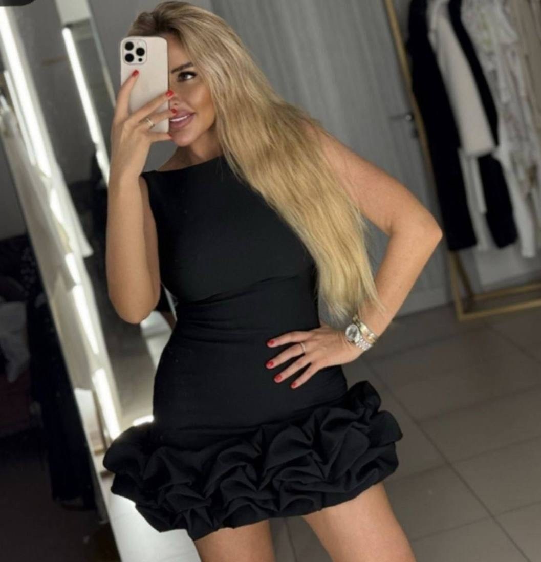 платье с рюшами,платье с воланами,черное платье с рюшами,платье летнее,черное платье с оборкой внизу