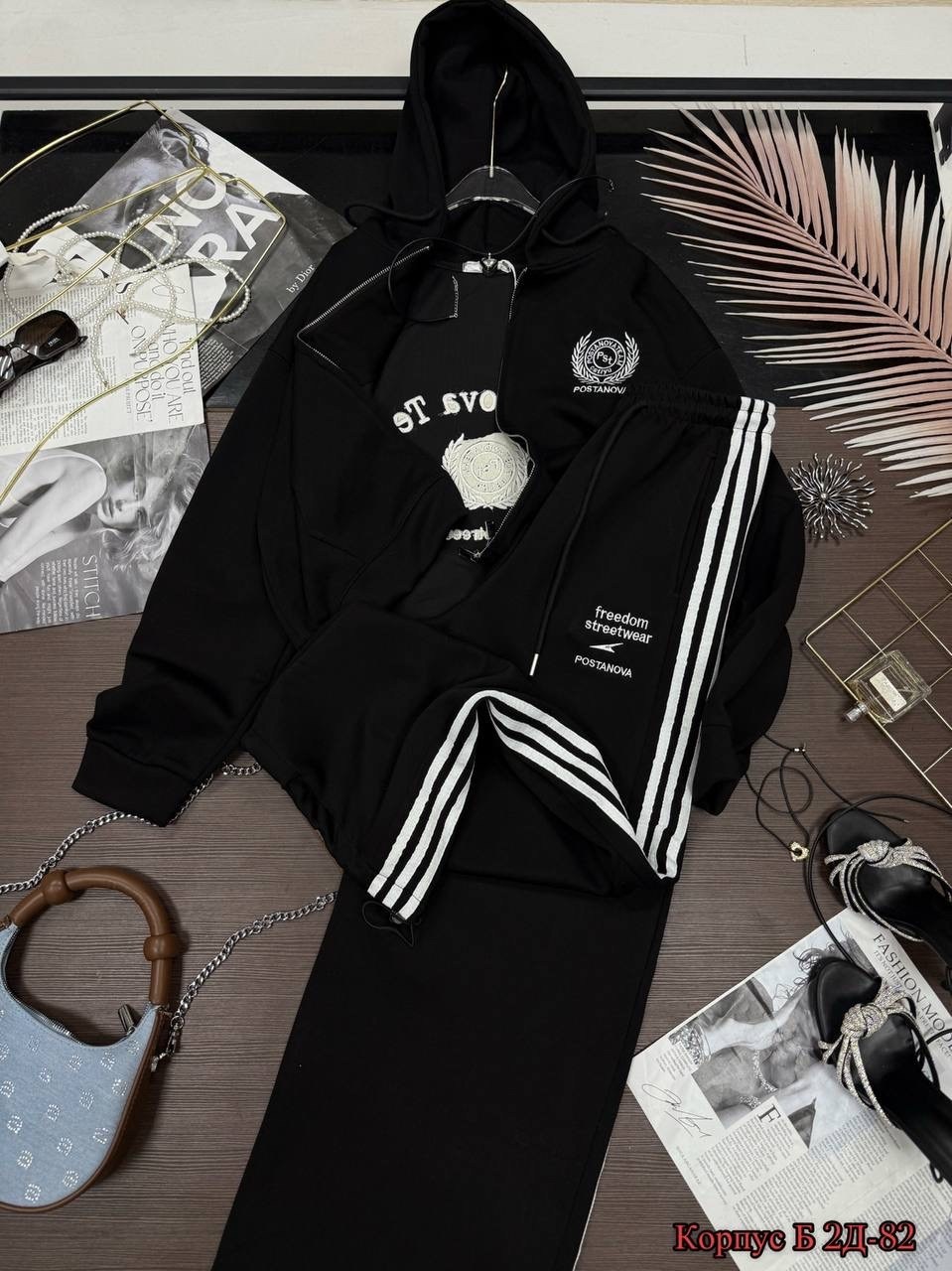 спортивный костюм адидас женский красный,костюм спортивный женский adidas,женские костюмы спортивные,костюм спортивный,спортивные костюмы адидас женские