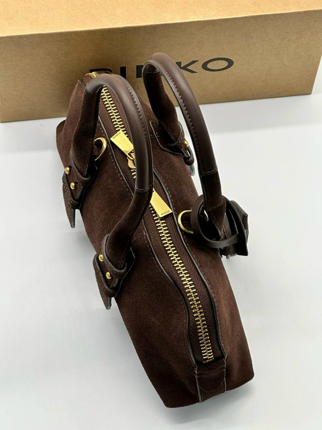 сумка замшевая коричневая miu miu,женская замшевая сумка miu miu arcadie коричневая,сумка miu miu натуральная замша,замшевые женские сумки miu miu,сумка женская miu miu натуральная замша