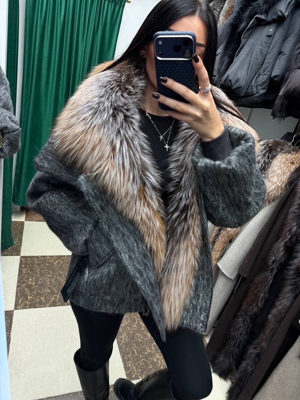 пальто с чернобуркой,чернобурка шуба,норковая шуба с чернобуркой,пуховик с чернобуркой,куртка с мехом