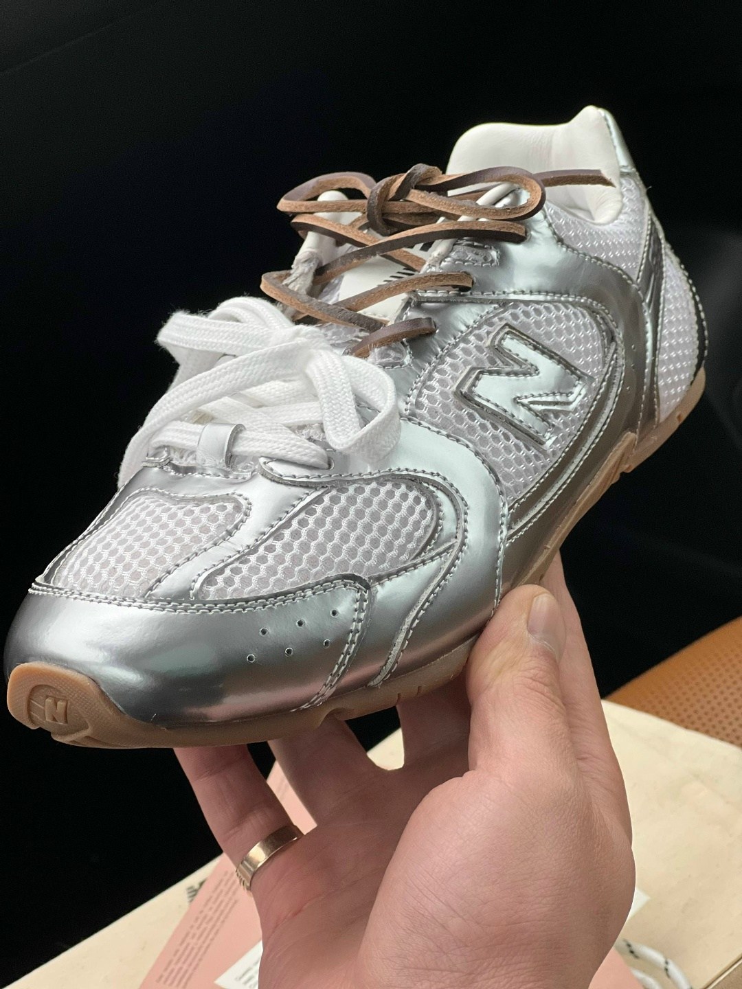 кроссовки new balance,кроссовки,серебряные кроссовки,кроссовки miu,женские кроссовки new balance