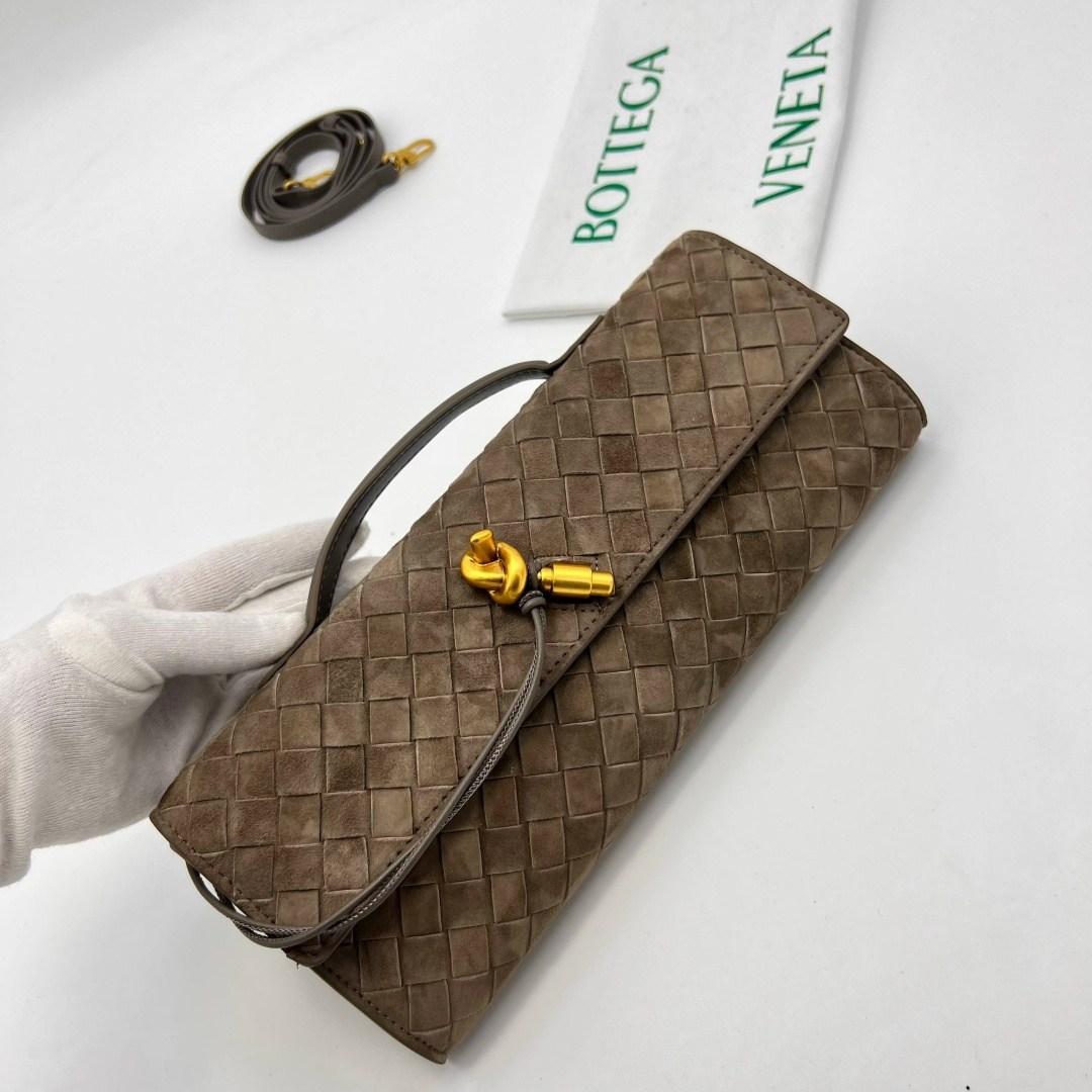 bottega veneta клатч,bottega veneta сумки женские,сумка bottega veneta,кожаный клатч bottega veneta,клатч