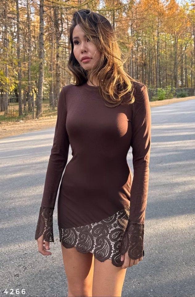 платье с кружевами,трикотажное платье с кружевом,кружевное платье,платье с гипюром,платье с кружевом внизу