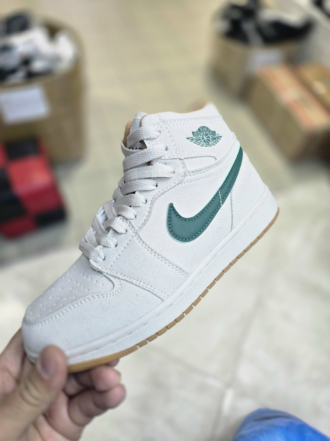 nike air jordan 1,кроссовки nike air jordan 1,nike air jordan 1 mid,air jordan 1 mid grey,nike air jordan 1 retro high