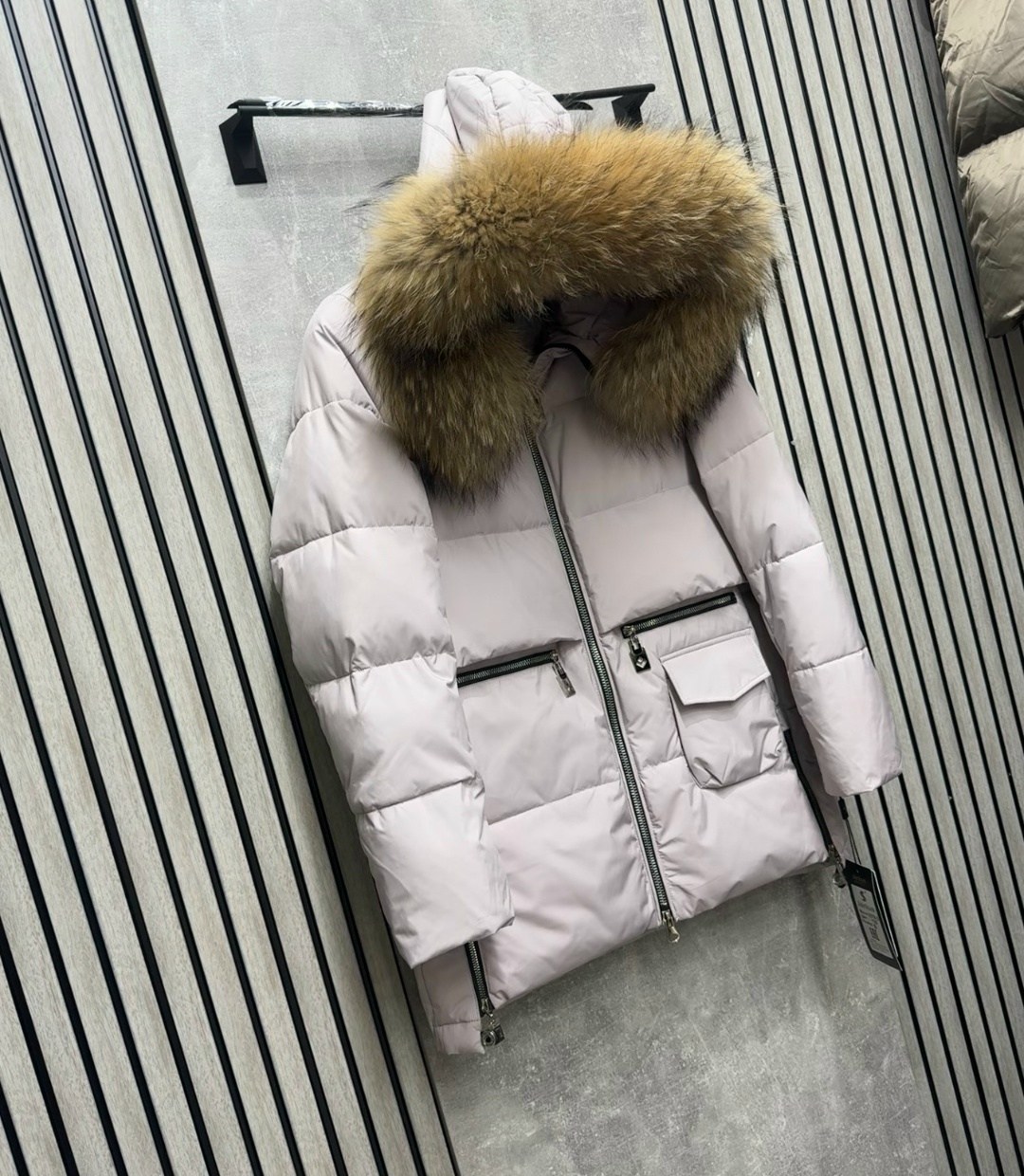 куртка женская зимняя,женский пуховик,пуховик с натуральным мехом,женский зимний пуховик,зимняя куртка